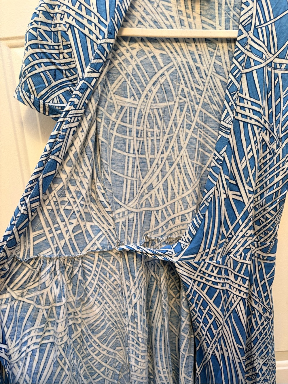 Diane von Furstenberg wrap dress. - Picture 5 of 7